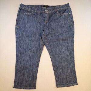 Rocawear Capri Jeans Women's Size 24 Blue 5-Pocket Mid Rise Bedazzled Pocket